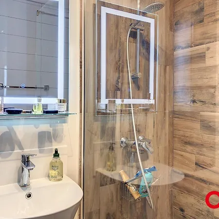 Splendide 2 Pieces Climatise Avec Piscine Et Garage Prive - Fr-1-647-6 Apartment Menton