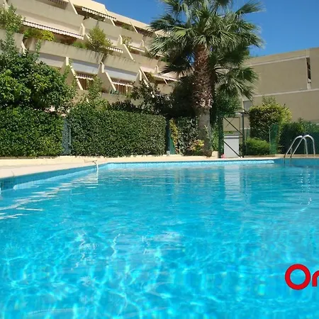 Apartment Splendide 2 Pieces Climatise Avec Piscine Et Garage Prive - Fr-1-647-6 *