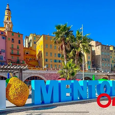 Splendide 2 Pieces Climatise Avec Piscine Et Garage Prive - Fr-1-647-6 Apartment