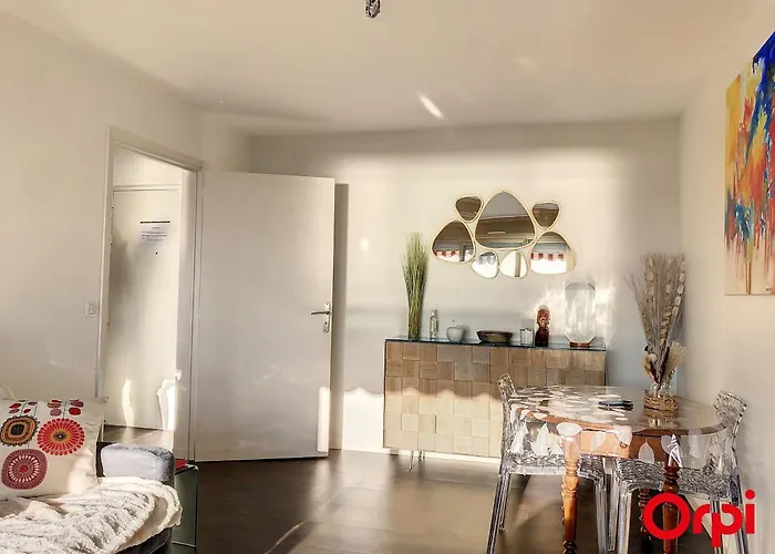 Apartment Splendide 2 Pieces Climatise Avec Piscine Et Garage Prive - Fr-1-647-6 *